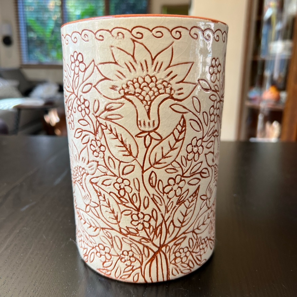 Off white glazed rustic kitchen utensil holder